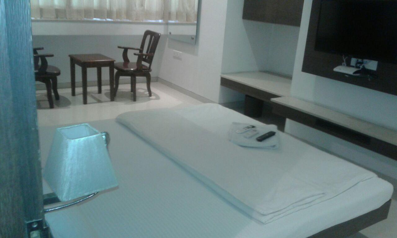 Sai Saya-Nashik Road Hotel Buitenkant foto