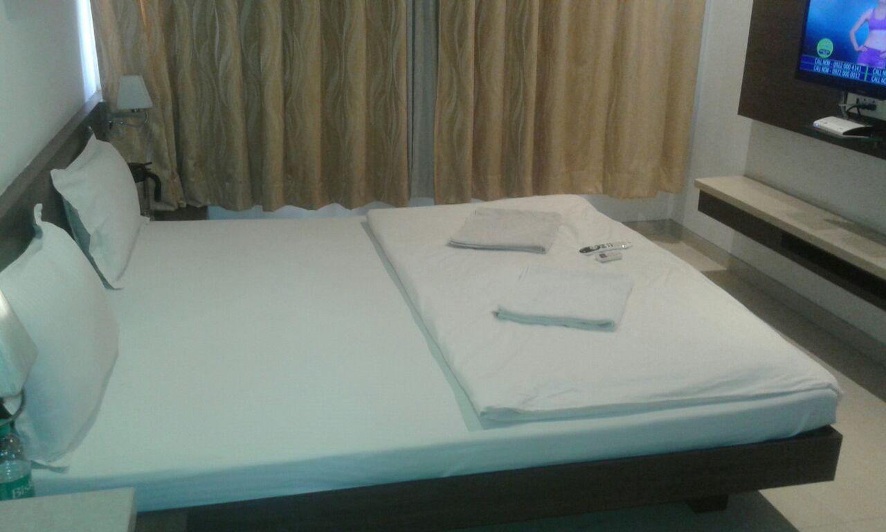 Sai Saya-Nashik Road Hotel Buitenkant foto