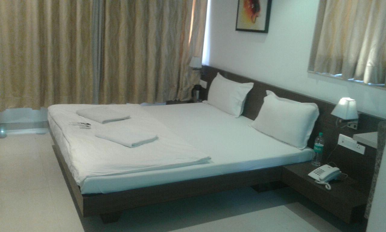 Sai Saya-Nashik Road Hotel Buitenkant foto